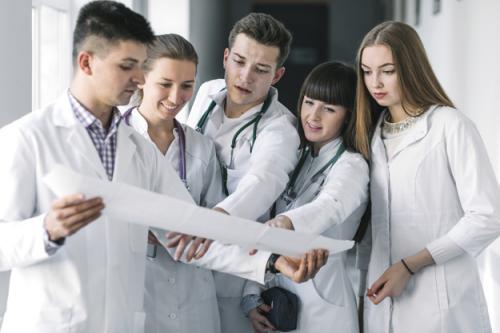 Свыше 1100 медицинских работников в этом году пополнили коллективы учреждений здравоохранения Минской области