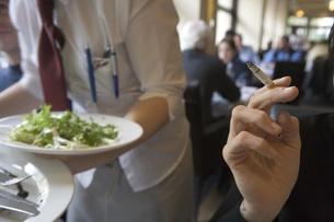 Исполнилось десять лет запрету в Швейцарии курить в общественных местах