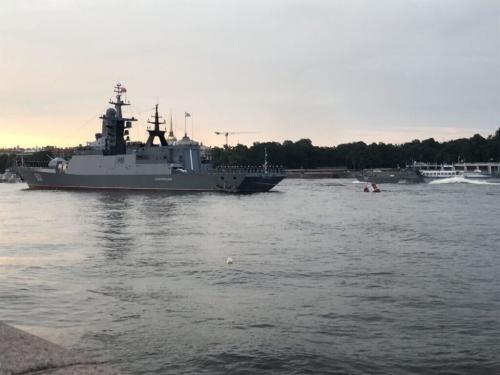 В Финском заливе репетируют парад ВМФ