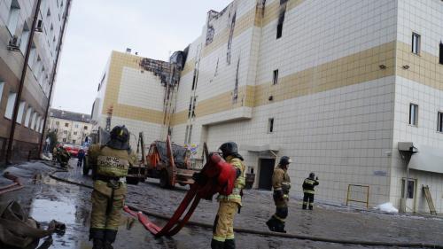 Пожарный рассказал о закрытых эвакуационных выходах в ТЦ «Зимняя вишня»