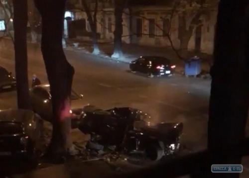 Автомобиль превратился в груду металла в центре Одессы, есть жертвы. Видео. ОБНОВЛЕНО
