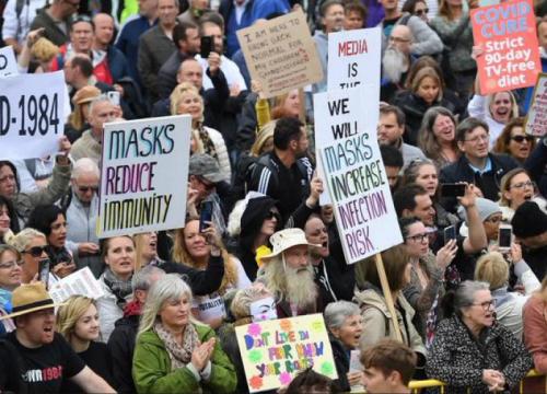 Жители Лондона протестуют против коронавирусных ограничений