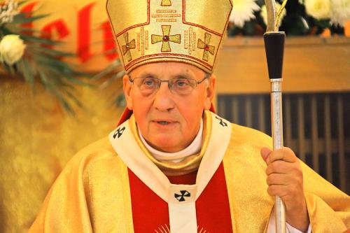 Архиепископу Кондрусевичу ответили, почему его не впустили в Беларусь