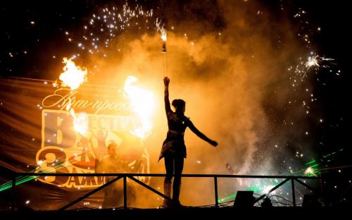 Фестиваль бенгальских огней приглашает петербуржцев на праздник