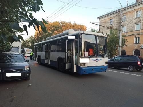 В Кирове водитель троллейбуса сбил насмерть пешехода