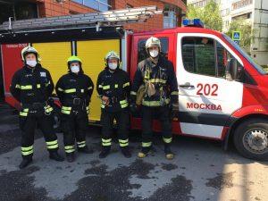 Пожарные спасли трех человек в ЦАО