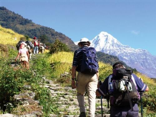 туристы в Непале